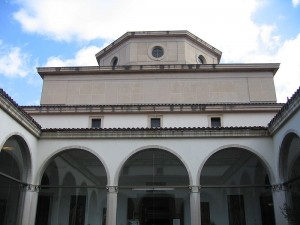 800px-FrickFineArtsBuildingfromCloister